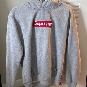 Supreme hoodie